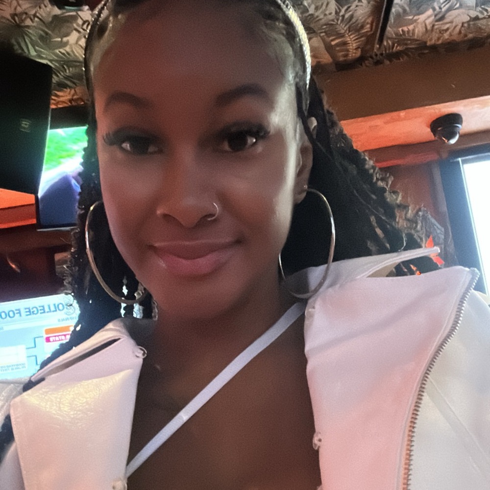 Meet your Posher, Tiffany